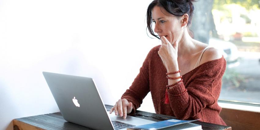 Vrouwen blijven vaker werken na geboorte eerste kind