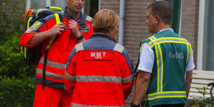 Hoogbejaarde vrouw vat vlam door kaars in woning in Son en Breugel