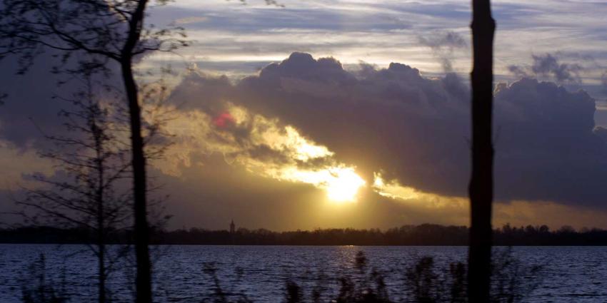 water-plassen-natuur-zon