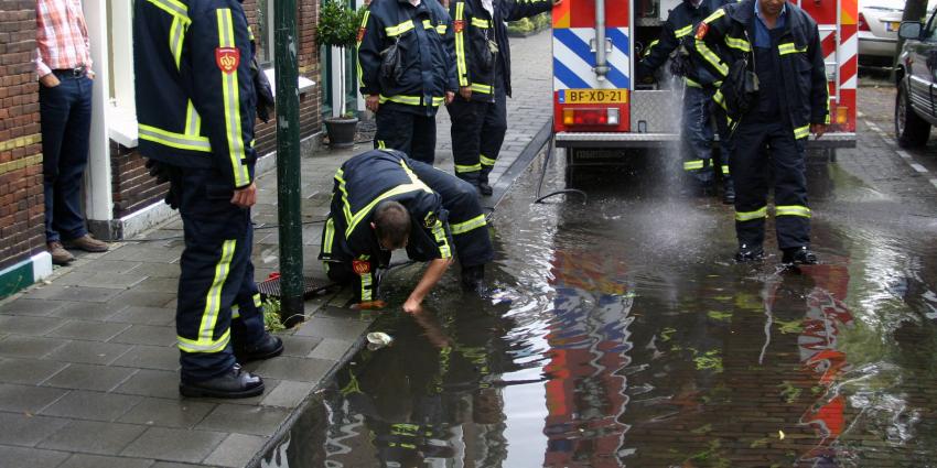 Code Oranje: Brandweer heeft handen vol aan wateroverlast