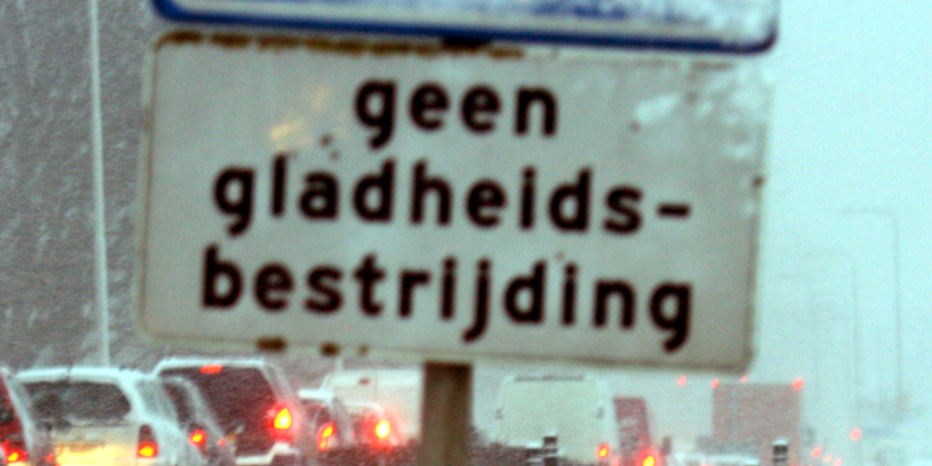 Automobilisten in het noordoosten blijf thuis vanwege code oranje