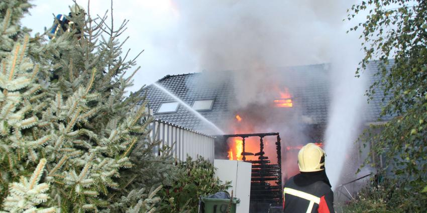 Brand verwoest rijtjeswoning