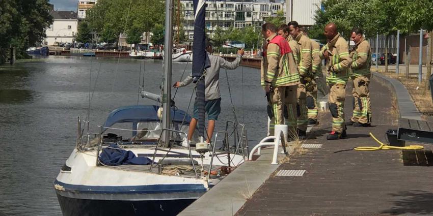 Zeilboot in de problemen