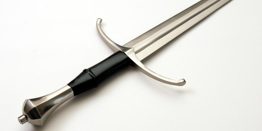 Zwaardzwaaier na burenconflict aangehouden 