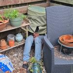 insluiper-verstopt-tuin-politie