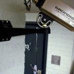 bewaker-gevangenis-cel-camera