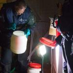 Drugs en tabletteermachine aangetroffen, 4 verdachten aangehouden
