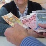 Foto van eurobiljetten uitkering ouderen | Archief EHF