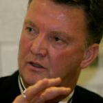Hans van Breukelen wil opstappen voor Van Gaal