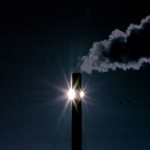 Foto van schoorsteen uitstoot CO2 zon | Archief EHF