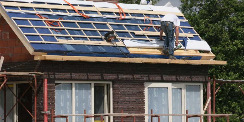 nieuwbouw-dak-bouwvakker