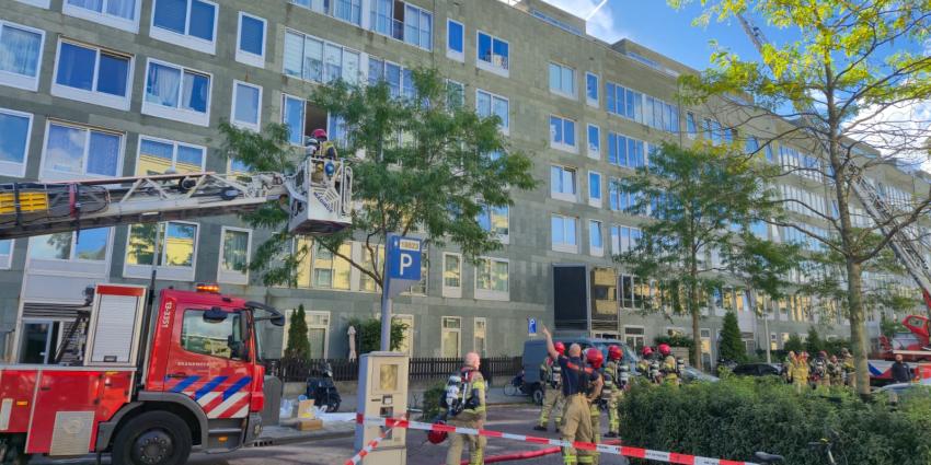 Autoladder wordt in positie gebracht