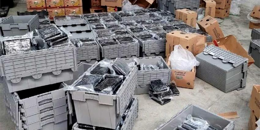 cocaine-pakketten-loods-Standaardbuiten