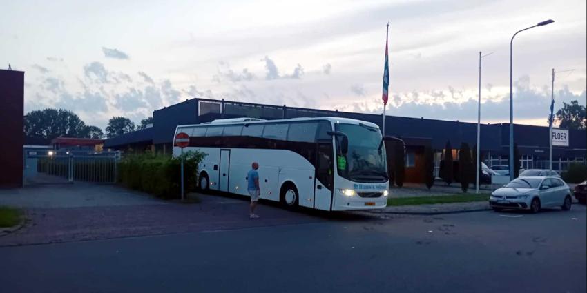 asiel-opvang-congrescentrum-hanzeplaza-touringcar