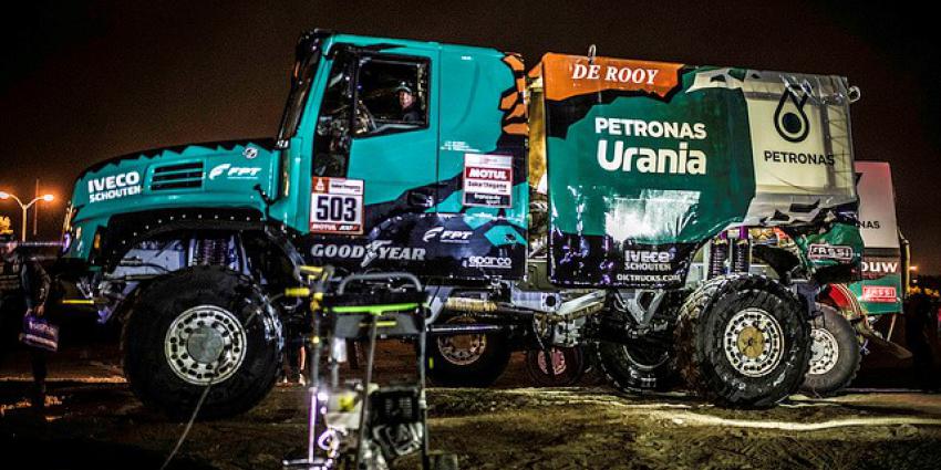 Drie De Rooy Iveco’s in Super Ica, lek boven bij Van den Heuvel