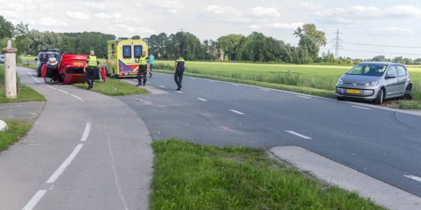 Auto op de kop bij ongeval