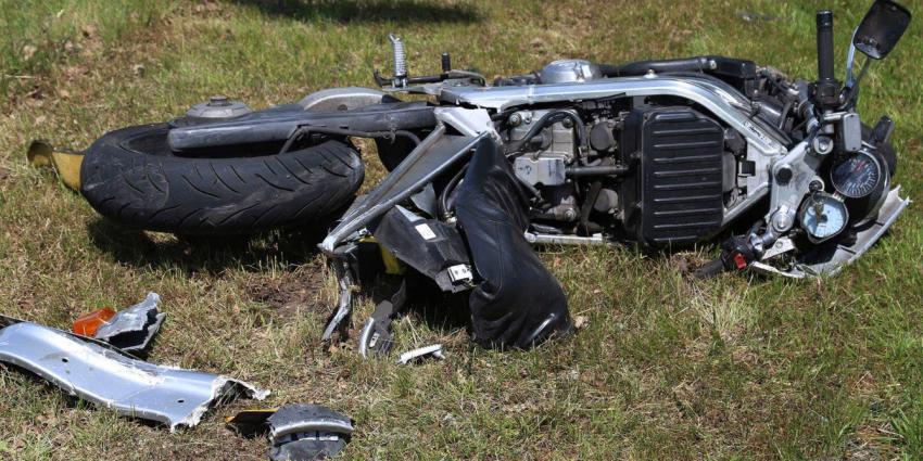 Motorrijden gewond bij aanrijding met vrachtwagen