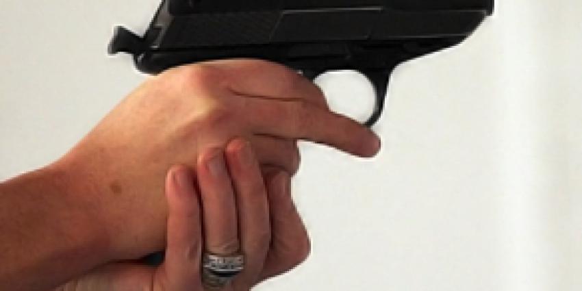 Amerikaanse agent schiet vrouw dood tijdens rollenspel 