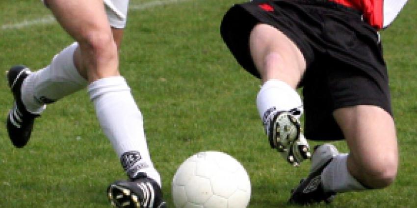 Foto van voetballers op veld | Archief FBF.nl