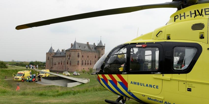 Traumahelikopter bij Muiderslot | Fotopersbureau Groenenveld | www.pers-fotograaf.eu
