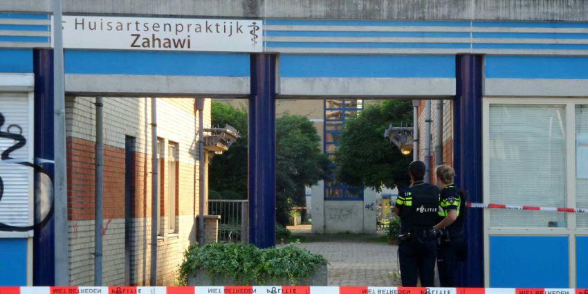 Man wordt meerdere keren beschoten en raakt zwaargewond 