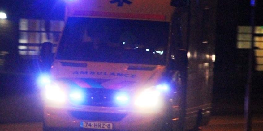 ambulance, donker, zwaailicht