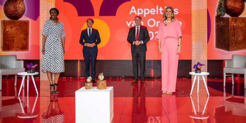 Uitreiking appeltjes van Oranje