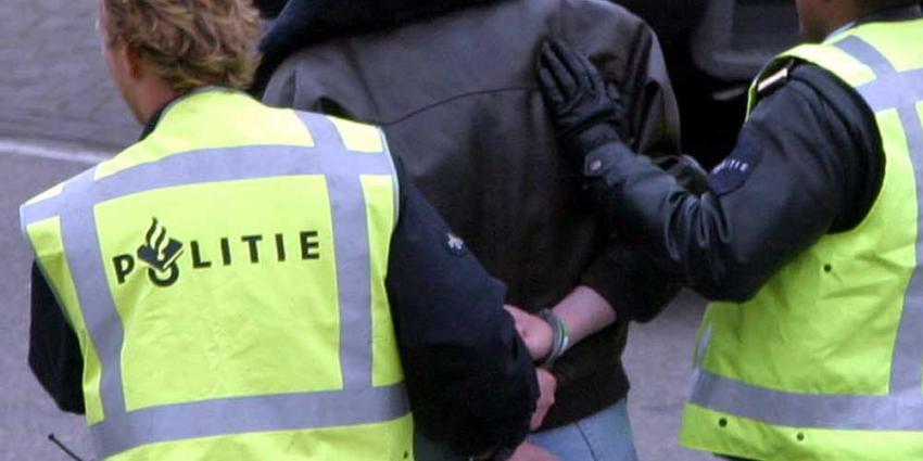 Foto van arrestatie verdachte door politie | Archief EHF