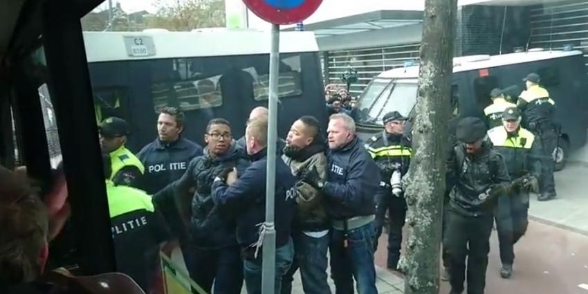 Anti-Zwarte Pietendemonstrant Jerry Afriyie doet aangifte tegen politieagenten