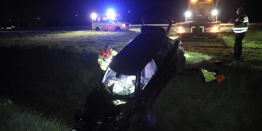 auto-greppel-donker-ambulance