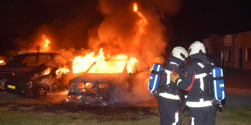 Vijf auto's beschadigd door autobrand