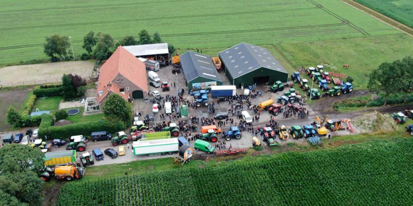 boerderij-luchtfoto-trekkers