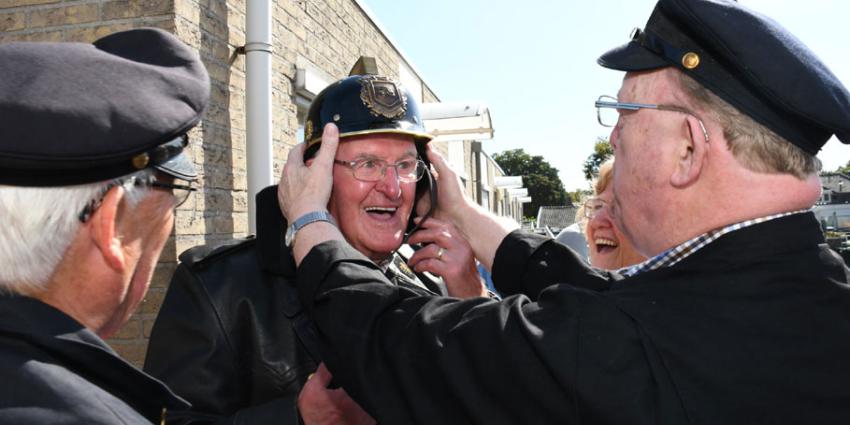 Oud-brandweerman Cor Geurtjes zeventig jaar lid van de brandweer Driebergen