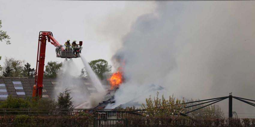 brand-boerderij-dak