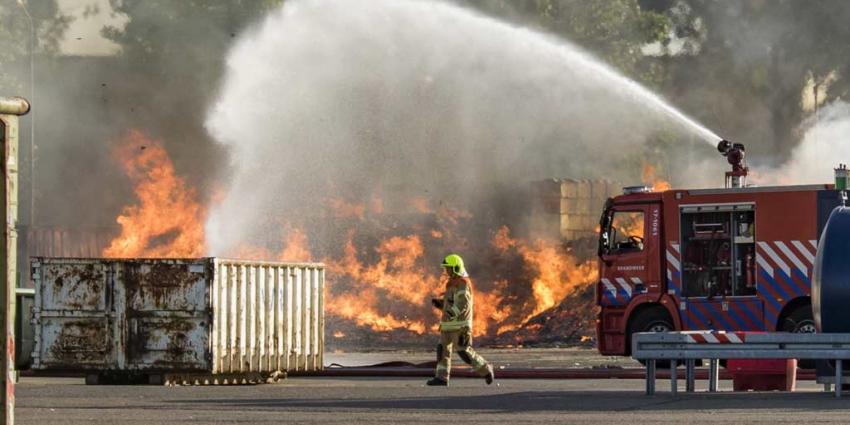 Grote brand afvalverwerker van Gansewinkel in Rotterdam