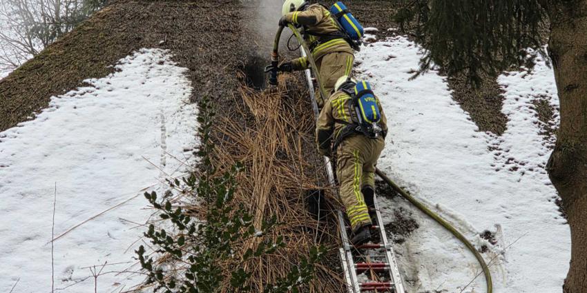 brandweer-rieten-dak