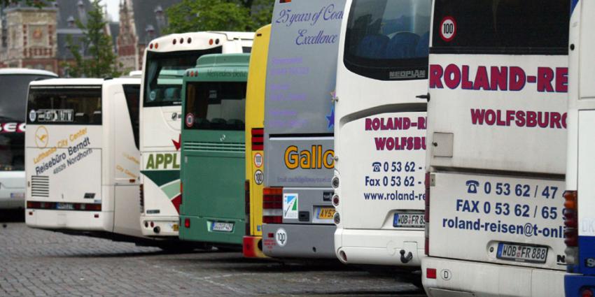 Kabinet verlaagt leeftijdsgrens buschauffeurs