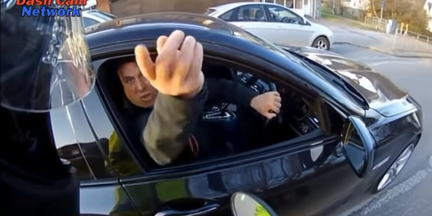 Ronnie Pickering bromfietser heeft een tweede ontmoeting met 'woedende bestuurder'
