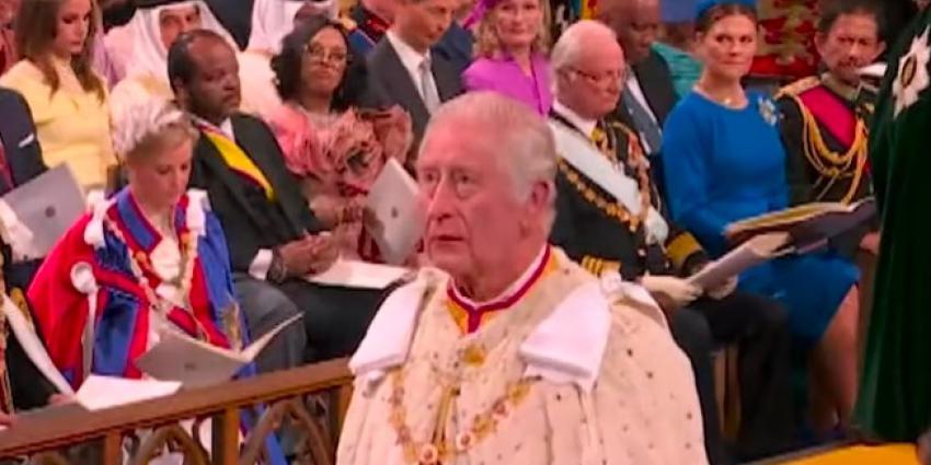 Koning Charles tijdens plechtigheid