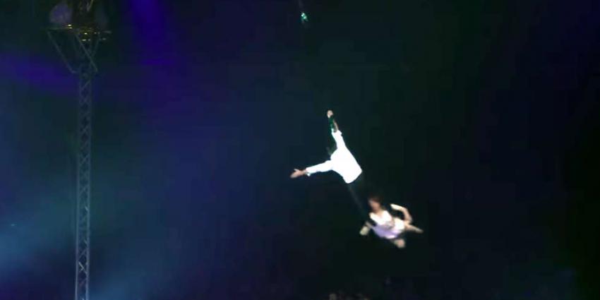 Circusartiesten vallen van tien meter hoogte tijdens act in Carré