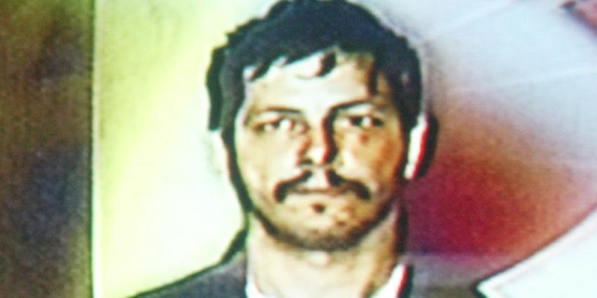 Tienermeisjes willen schrijven met Marc Dutroux
