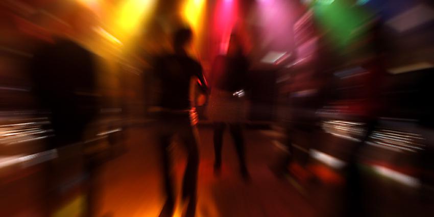 disco-lichtbol-dansen