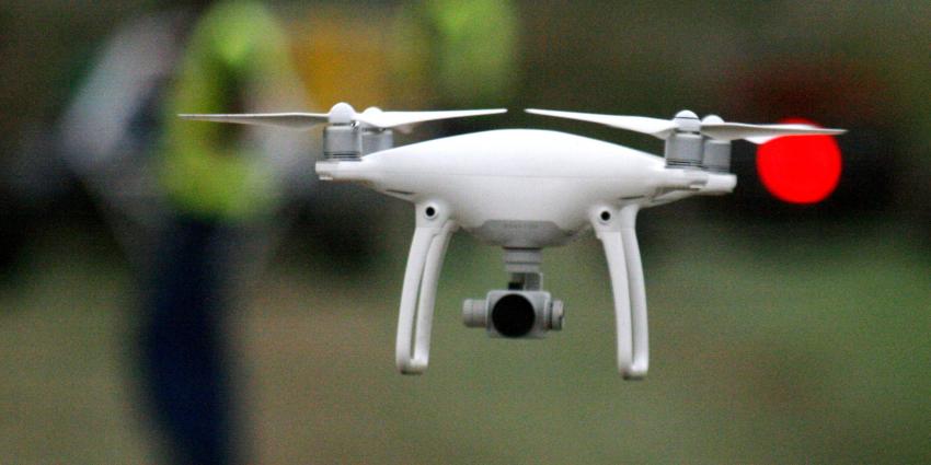 Auto en drone botsen in Goes