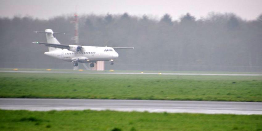 Vliegtuig maakt noodlanding op Groningen Airport om rook in cabine