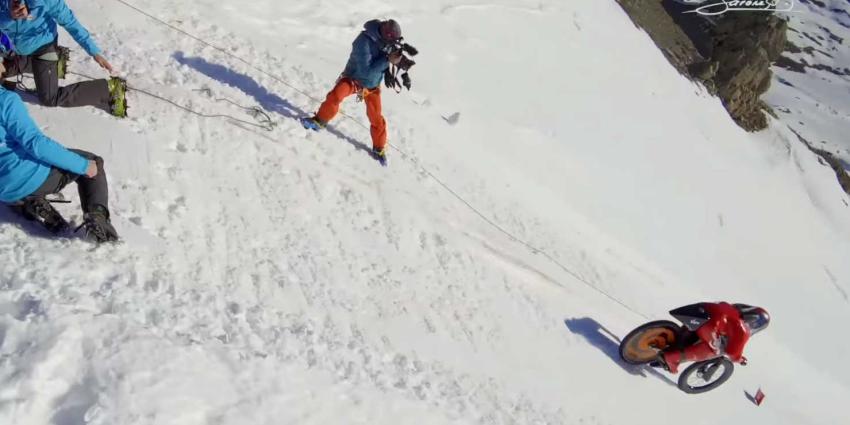 Snelheidsrecord: 227 km/h op fiets van besneeuwde berg