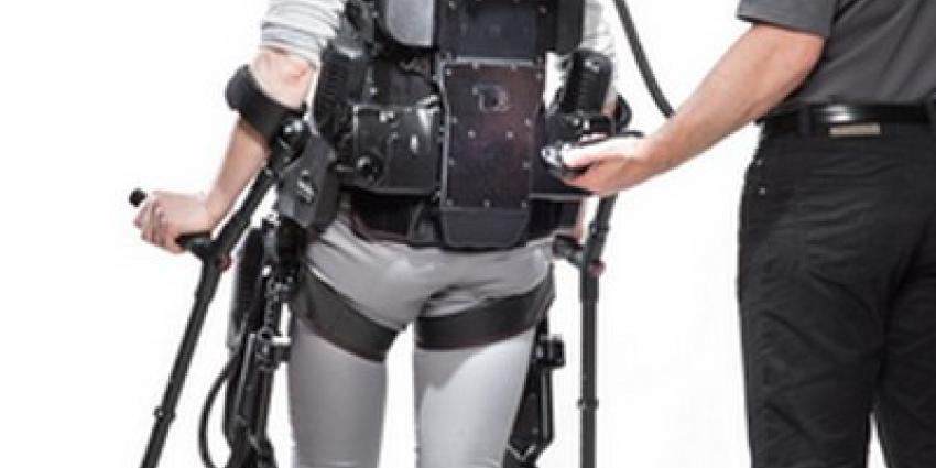 UMCG start met looptraining in exoskelet voor hersenletsel- en dwarslaesiepatiënten