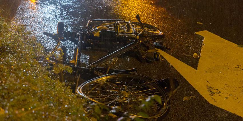 fiets-aangereden-regen-donker