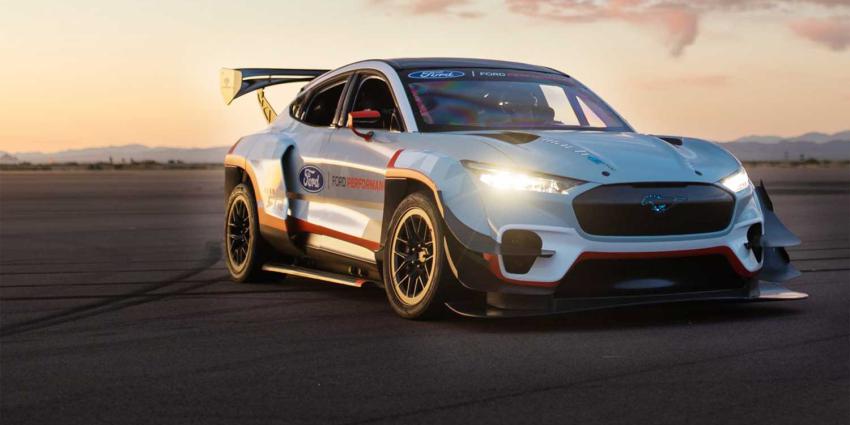 ford-mustang-mach-e-1400