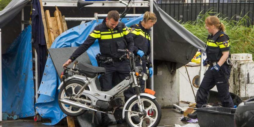 Politie neemt gestolen spullen op bootjes in beslag 