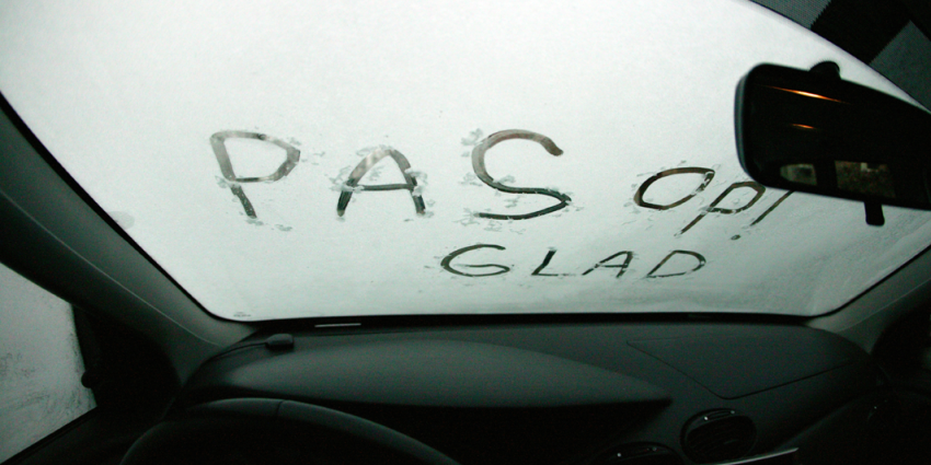 Gladheid door wintersebuien